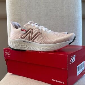 New Balance Fresh Foam X Vongo v5 Sneakers. Pink. Size 8 Wide. NWT.